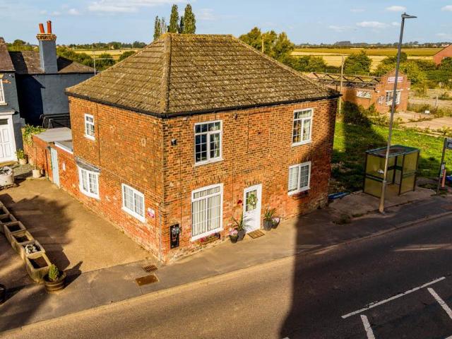 House for sale in Crossgate, South Holland