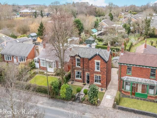 House for sale in Clayton Green, Andertons Mill