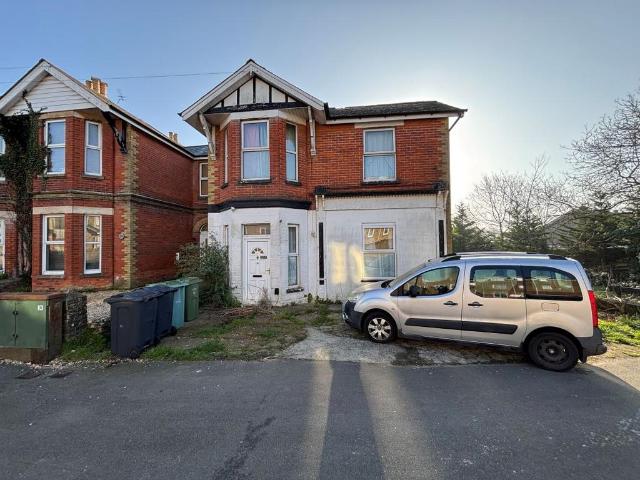 House for sale in Binstead, Ryde