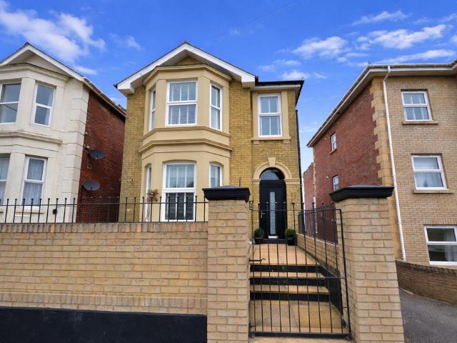 House for sale in Lower Hyde, Shanklin