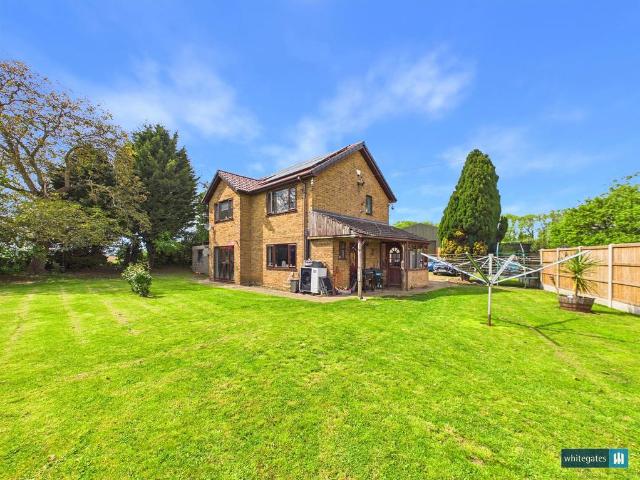 House for sale in Carcroft, South Yorkshire