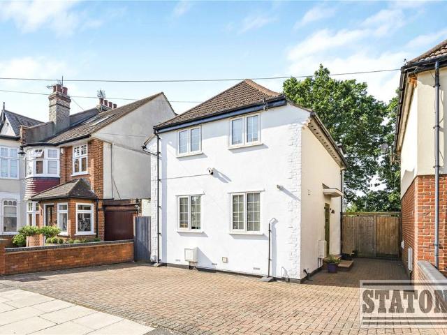 House for sale in Whetstone, Greater London