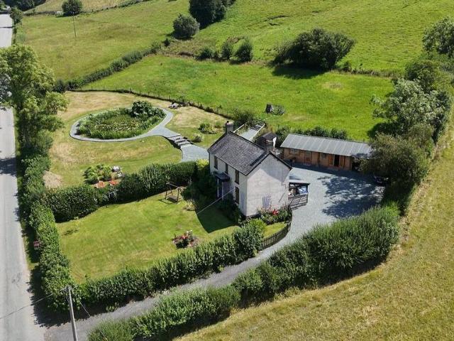 House for sale in Llanfyllin, Pen-y-bont-fawr