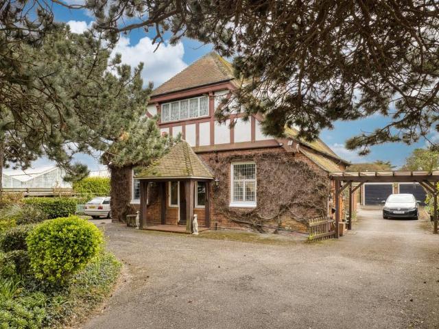 House for sale in Acol, Kent