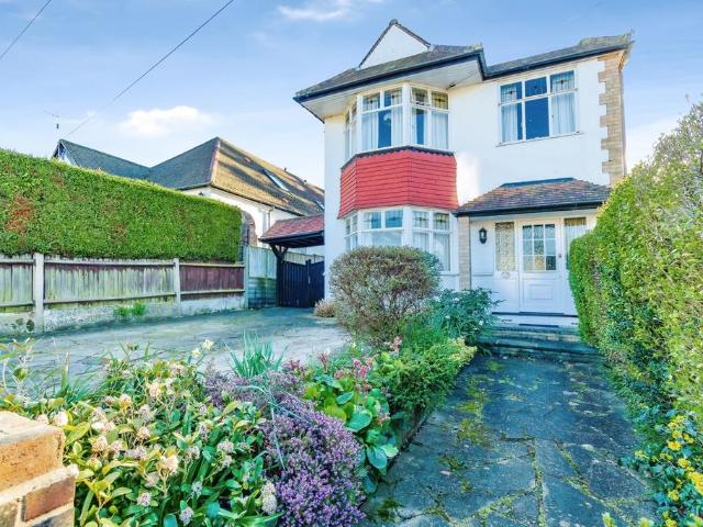House for sale in Selsdon, Greater London