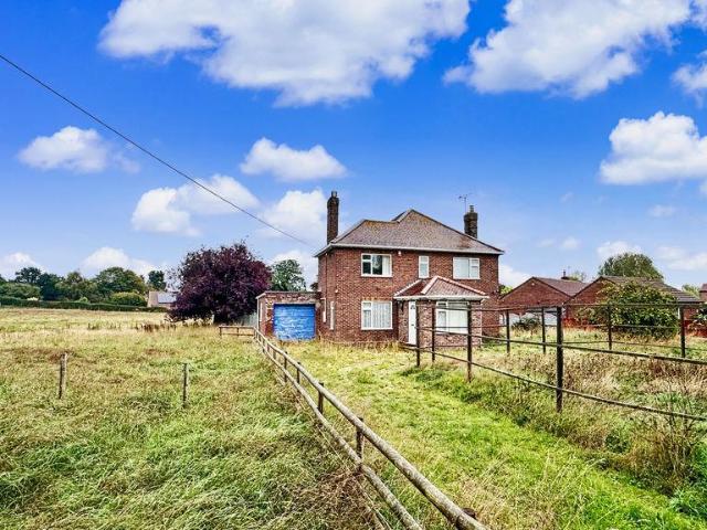 House for sale in Laughterton, West Lindsey