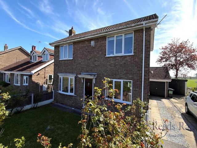 House for sale in Hemingbrough, North Yorkshire