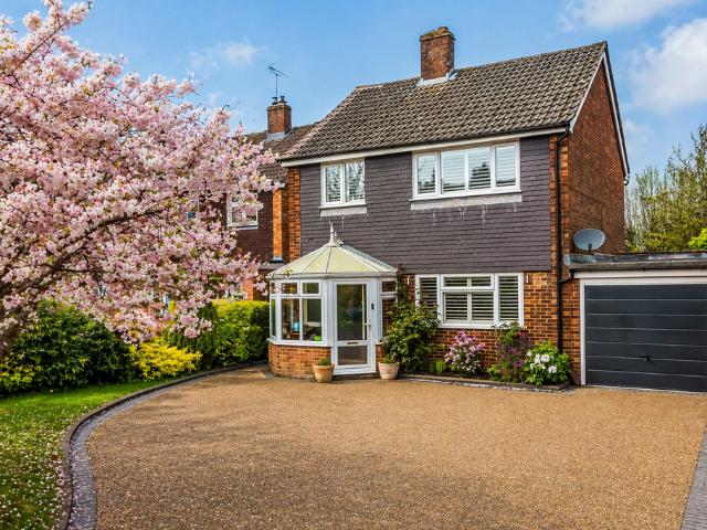 House for sale in Hillview, Surrey