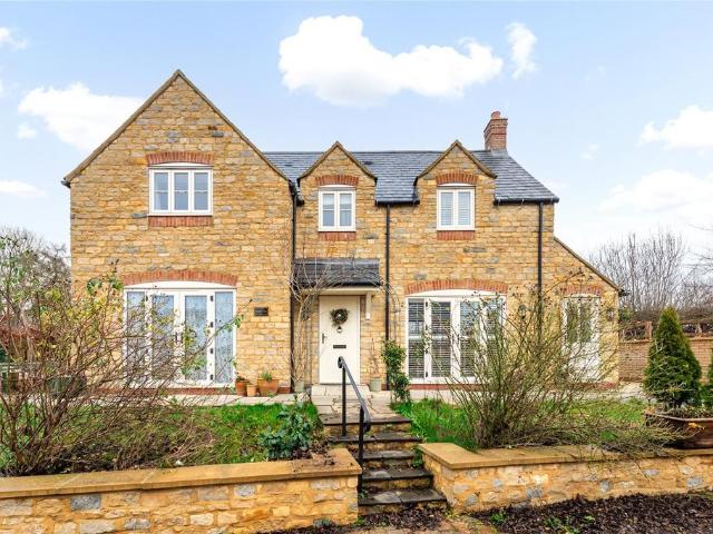 House for sale in Northamptonshire