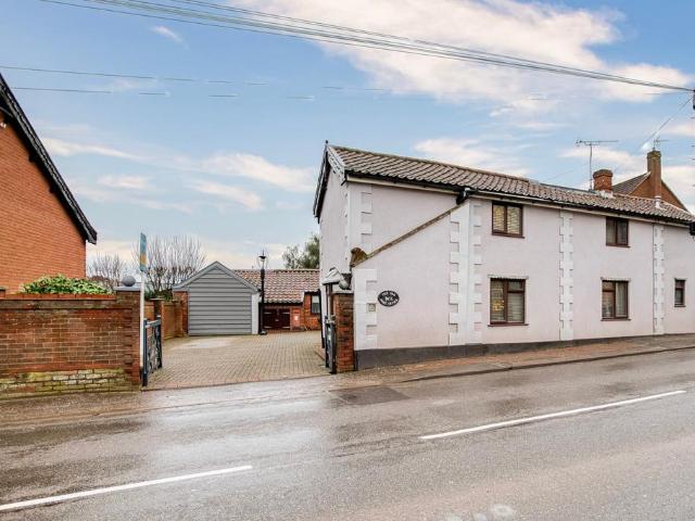House for sale in Crostwick, Norfolk