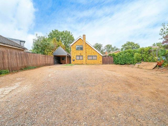 House for sale in Wexham, George Green