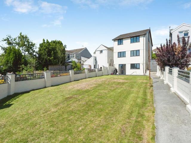 House for sale in Llanedi, Hendy