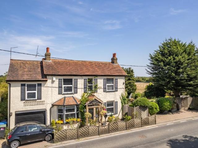 House for sale in Epping Green, Epping