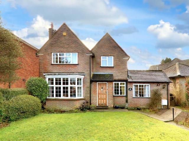 House for sale in Beaconsfield, Forty Green