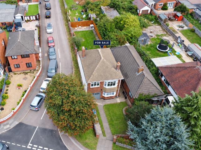 House for sale in Rushey Mead, Leicester