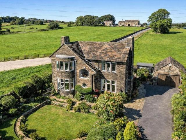 House for sale in Hove Edge, Southowram
