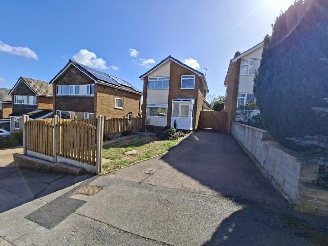 House for sale in Stubbin, Deepcar