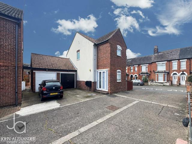 House for sale in Dale Hill, Essex