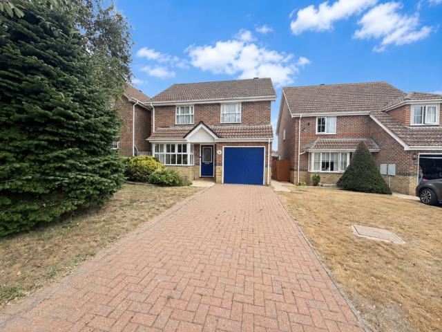 House for sale in Cliffsend, Acol