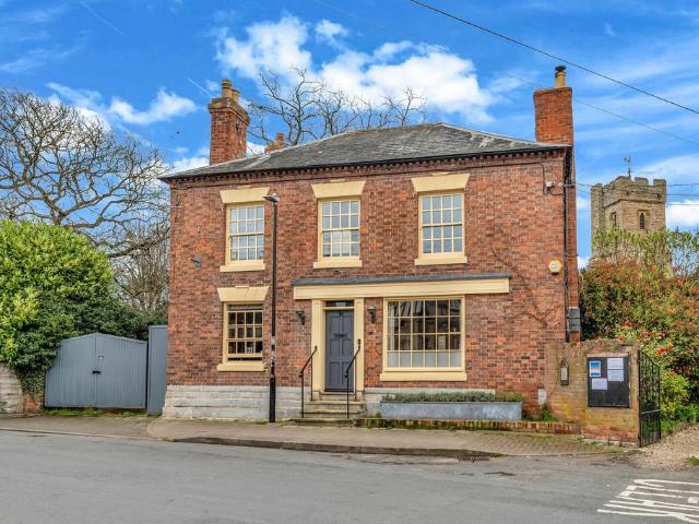 House for sale in Alderminster, Warwickshire