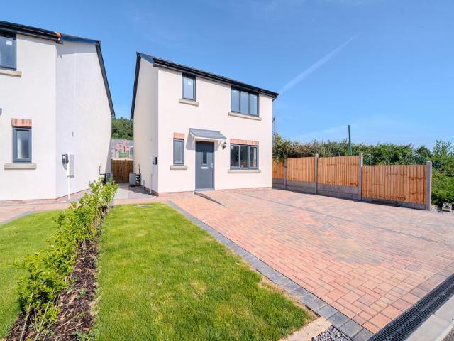 House for sale in Bromsberrow Heath, Gloucestershire