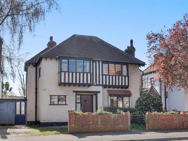 House for sale in North Shoebury, Alton Barnes
