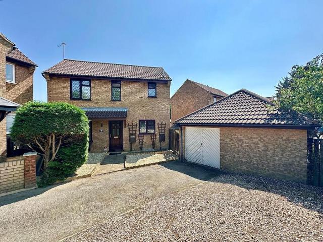 House for sale in East Hunsbury, Northamptonshire