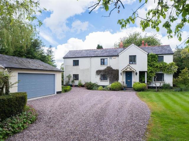 House for sale in Clotton, Cheshire