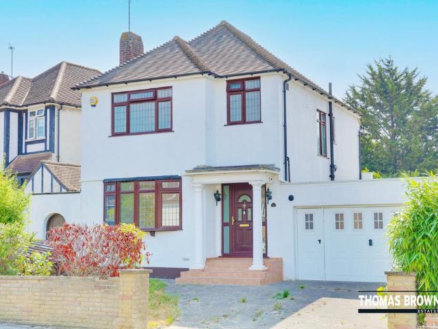 House for sale in Broom Hill, Greater London