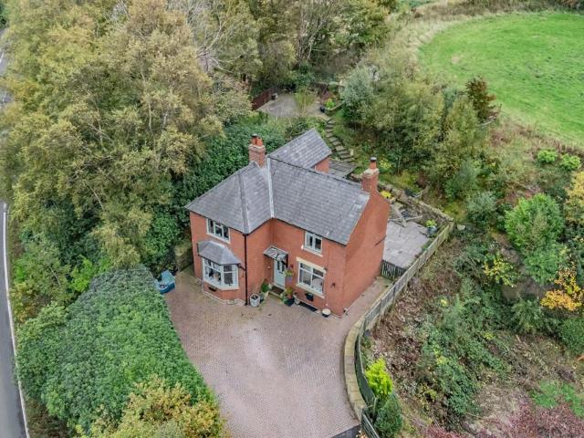 House for sale in Charlesworth, East Midlands