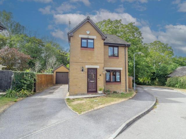 House for sale in Potterspury, Northamptonshire
