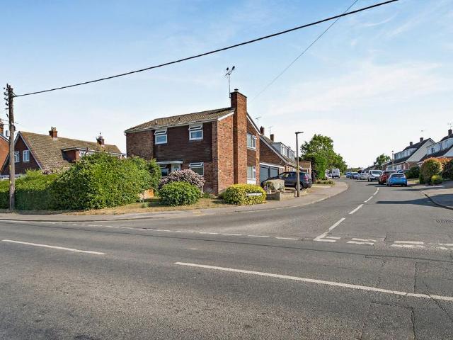 House for sale in Frinton and Walton, Dale Hill