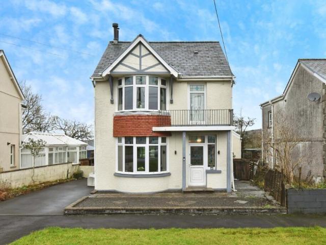 House for sale in Brynaman Isaf, Gwaun-cae-gurwen