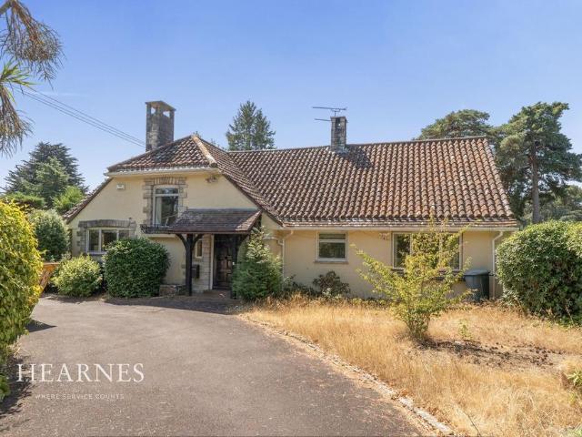 House for sale in Talbot Woods, Bournemouth