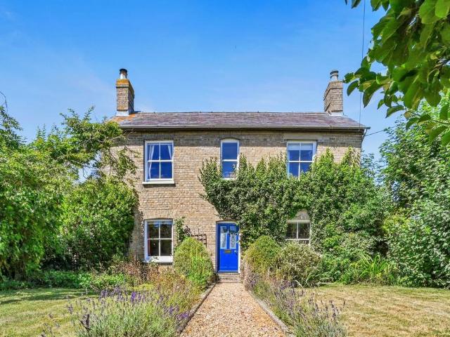 House for sale in Chipping Hill, Essex