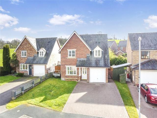 House for sale in Llanfair Caereinion, Wales