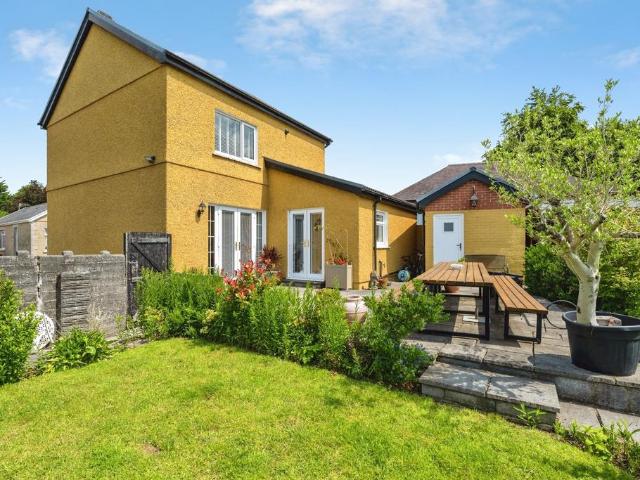 House for sale in Dafen, Wales