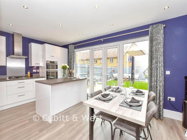 House for sale in Littlecote, West Sussex