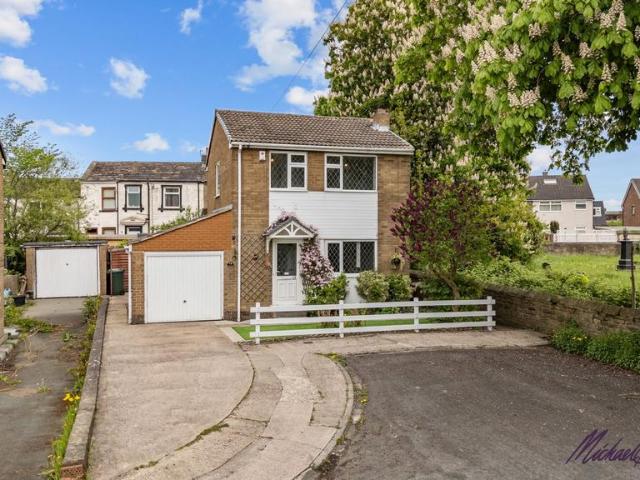 House for sale in Lower Wyke, West Yorkshire