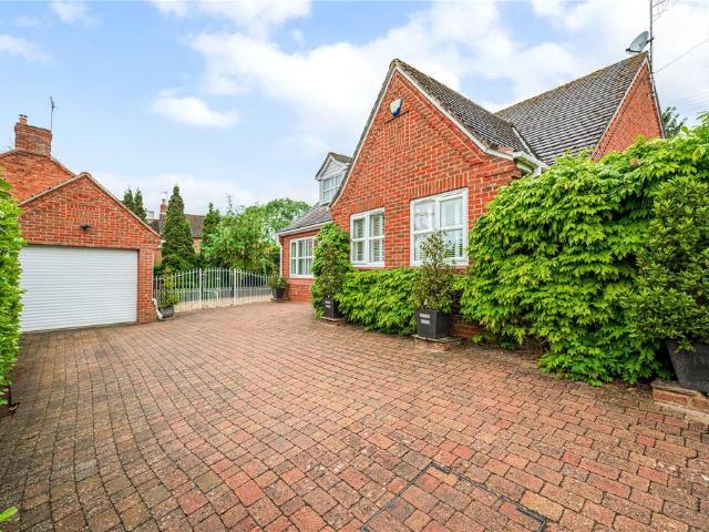 House for sale in Crookhill, Worcestershire