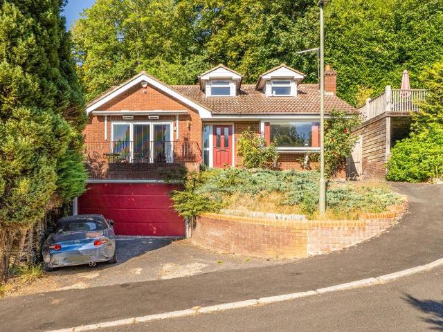 House for sale in Hillview, Surrey