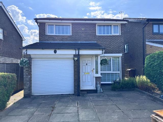 House for sale in Charlesworth, East Midlands