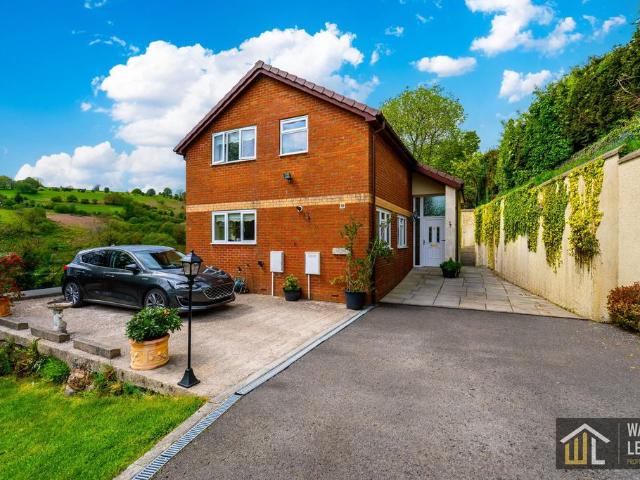 House for sale in Bedlinog