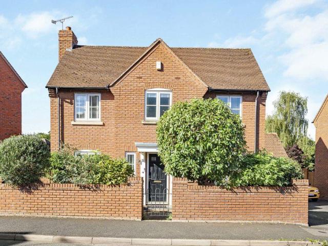 House for sale in Lyppard Grange, Worcester