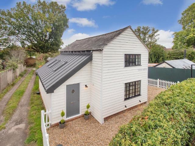 House for sale in Cranbrook & Sissinghurst, Sandown Park