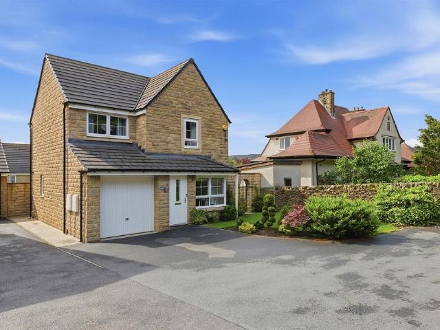 House for sale in South Crosland, West Yorkshire