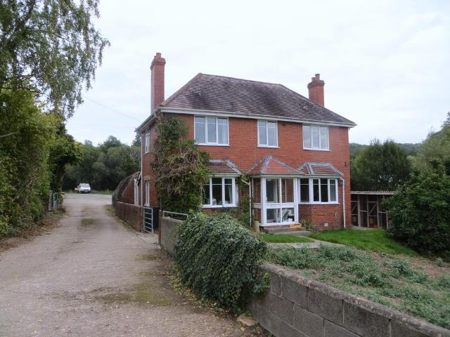 House for sale in Llandyssil, Abermule