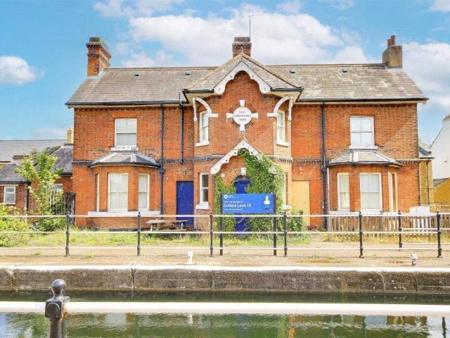 House for sale in Enfield Island Village, Greater London
