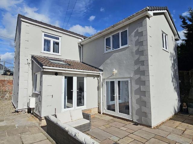 House for sale in Rhosllanerchrugog, Johnstown
