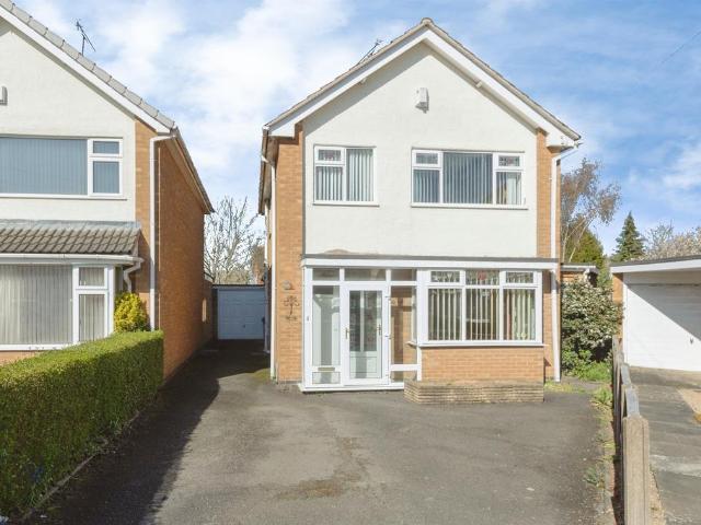 House for sale in Whetstone, Pinfold